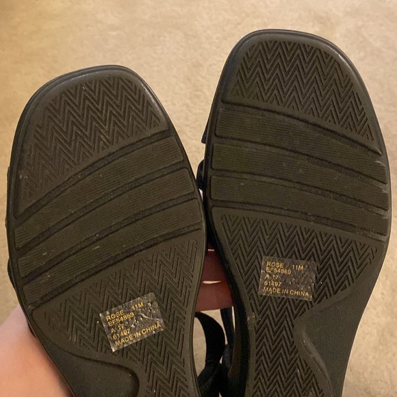 ***NWOT*** GRASSHOPPERS “ROSE” ORTHOLITE T-STRAP‎ SANDALS SIZE 11 - Picture 8 of 14